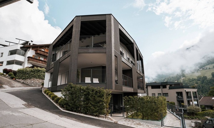 Saltusio Apartment | Exclusive Lodge Terrace Apartment with Mountain View & Wi-Fi