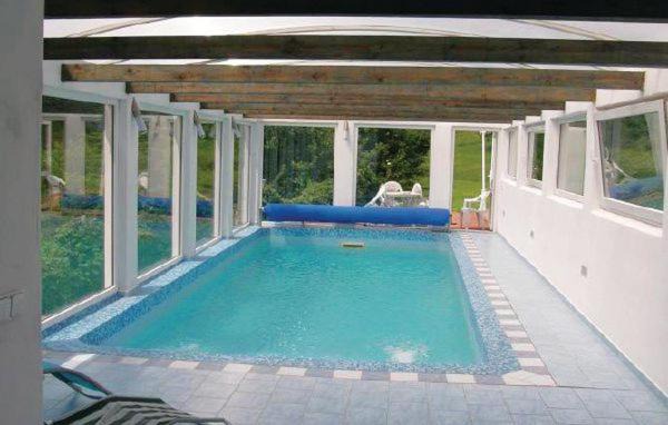 Bechyne Apartment | Pet-Friendly Oceanfront Stay at Apartma Štastný