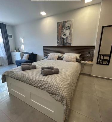 Ajdovscina Apartment | Pet-Friendly Apartma Darsi with Incredible 9.7/10 Rating