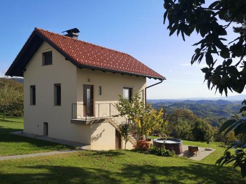 Brezice House | Oceanfront Escape at Apartma Hiša na Ravnah - Rated 9.8