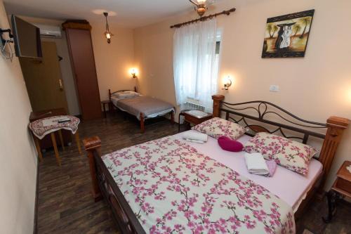 Slap Bed & Breakfast | Pet-Friendly Comfort at Sobe in apartma Pilih - Rated 8.7