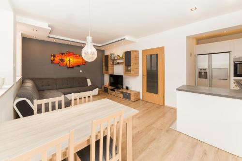 Trzic Apartment | Pet-Friendly Retreat at Apartma Jelendol – Rated 9.3/10!