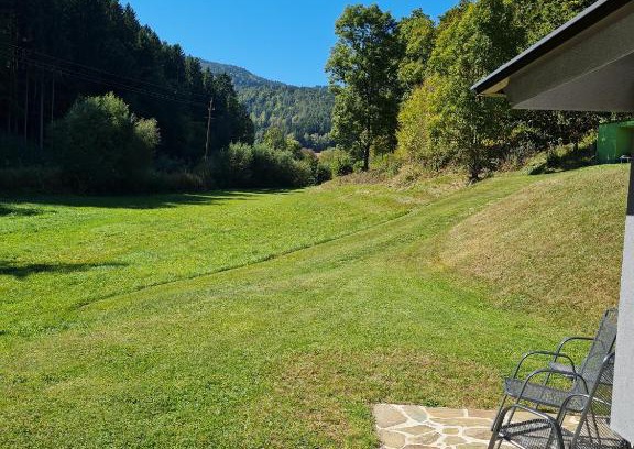 Dravograd Apartment | Cozy Apartma Juteršek: Family-Friendly with Breakfast Included
