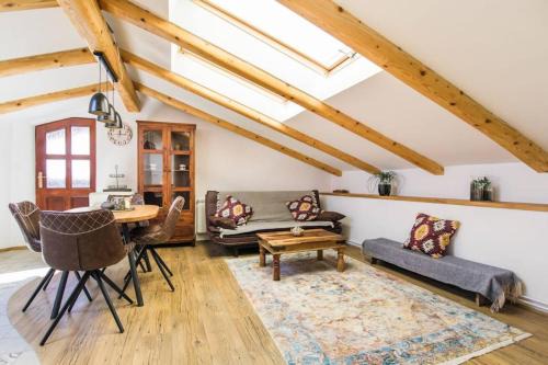Kobarid Hotel | Pet-Friendly Apartma Luna with Scenic Mountain Views