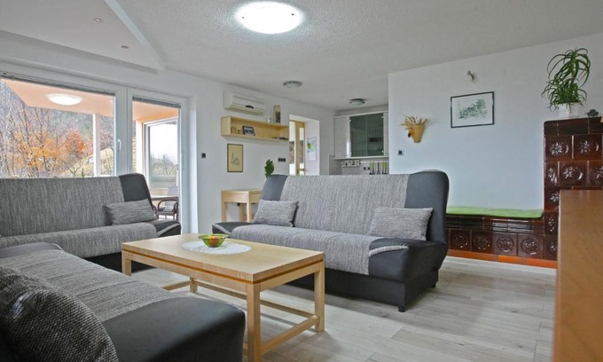 Trzic Apartment | Guest Rated 9.7: Apartma Metka Leše in Tržič