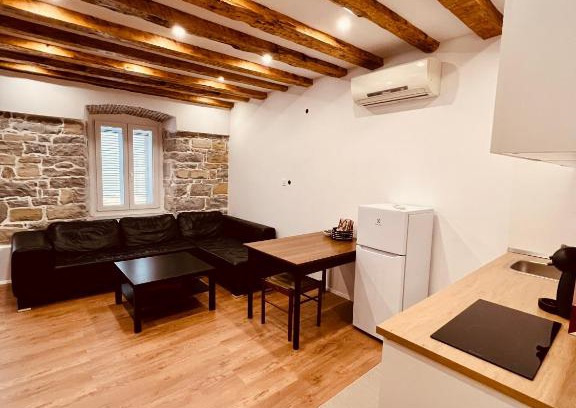 Piran Apartment | Exceptional Oceanfront Retreat at Apartma Nicole