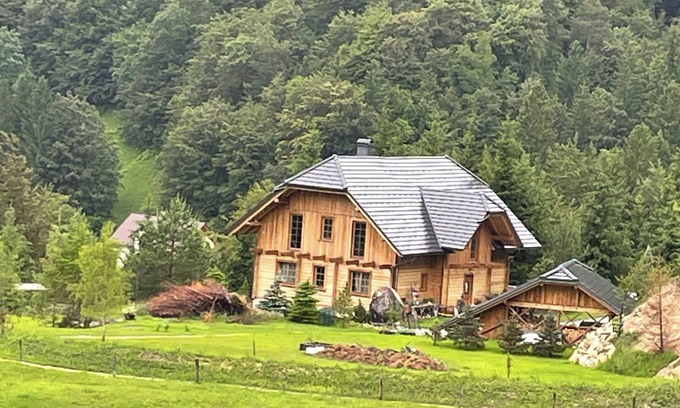 Jesenice Apartment | Relaxing Stay at Apartma pod Skalco Planika with Pool