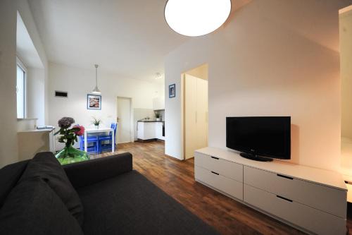 Izola Apartment | Pet-Friendly Apartma Prešern: 4-Star Comfort Awaits