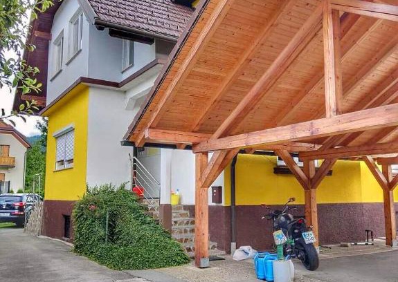 Vidrga Apartment | Pet-Friendly Getaway at Apartma Vita - Rated 8.7/10