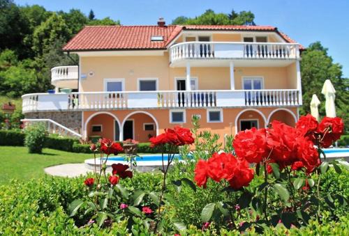 Podcetrtek House | Guest Rated: 9.4! Kocjančič Apartments with Kitchen Access