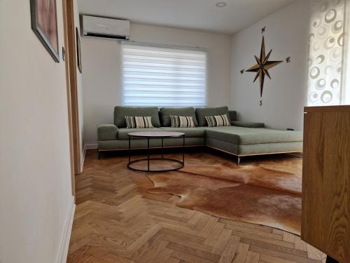 Lasko Apartment | Top-Rated Child-Friendly Stay at Apartmaji PR' KERIN