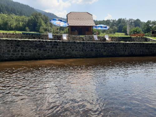 Mokra Gora Apartment | Experience Oceanfront Living at Apartman Šumska Tajna