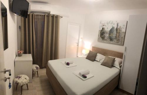 Tucepi Apartment | Exceptional Oceanfront Stay at Apartman “3A” with Private Beach