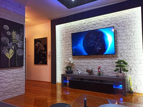 Osijek Apartment | Top-Rated Apartman Aurelius with Private Parking Available