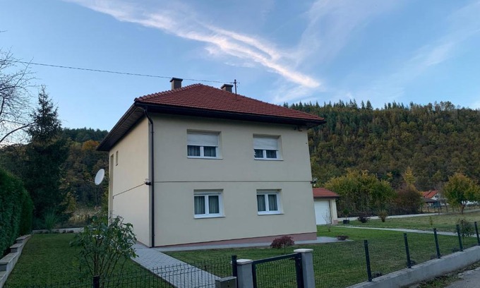 Central Bosnia Canton Apartment | Family-Friendly Apartman BAGI with Top-Rated Comfort