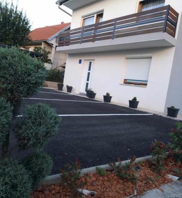 Municipality of Gracac Apartment | Family-Friendly Retreat at Apartman Basarac Awaits You