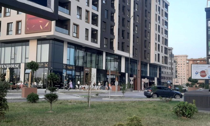Ilidza Apartment | Blue Moon Apartment: Family-Friendly with Balcony Access