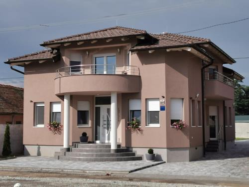 Satnica Đakovacka Apartment | Guest Rated 9.9: Stay at Apartman Božur with Breakfast