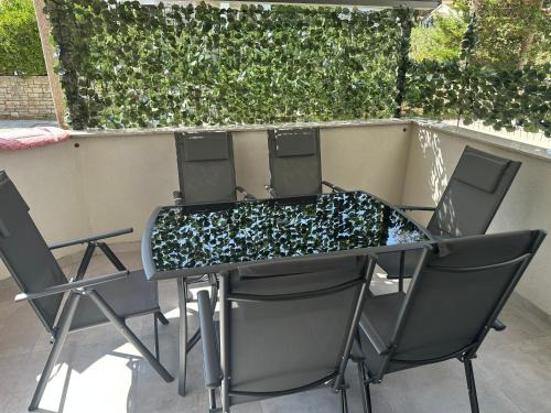 Zrce Apartment | Top-Rated Family Retreat at Apartman Citro Awaits You