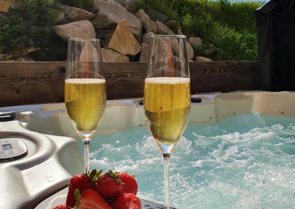 Jasna Apartment | Exceptional Apartman EMMA: Pool, Hot Tub & 9.8 Rating