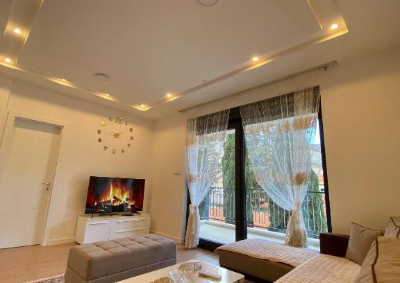 Trebinje Apartment | Top-Rated Apartman EN with Pool and Child-Friendly Perks
