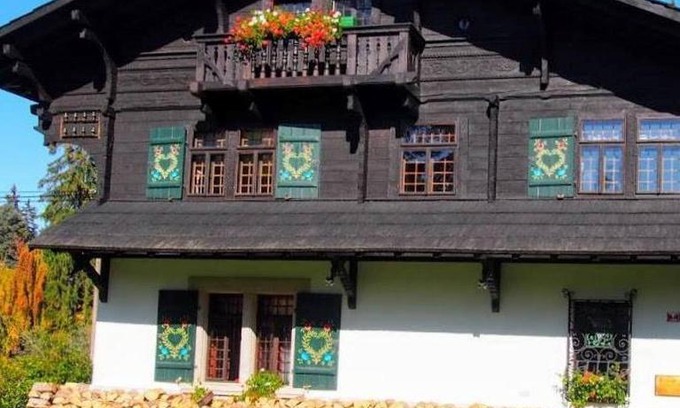 Kladska Apartment | Discover Forstamt Glatzen Kladska: Pet-Friendly Retreat
