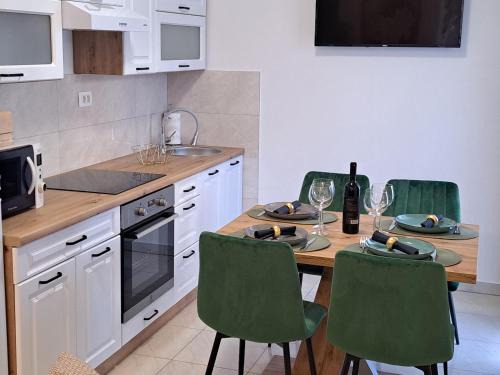 Cista Provo Apartment | Highly Rated Apartman Iko in Cista Provo - Pet Friendly