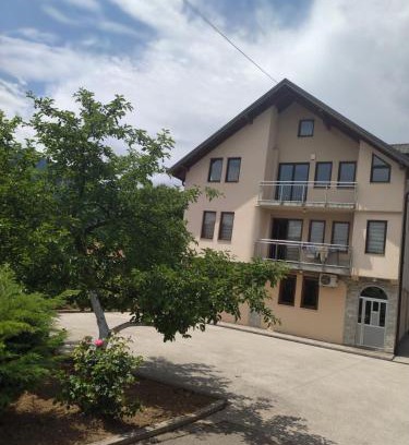 Hadzici Apartment | Family-Friendly Stay at Apartman Ilidža in Ilidža