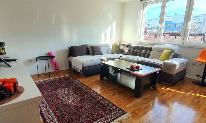 Old Town Apartment | Central Apartment Near Bascarsija with Spa and Kitchen