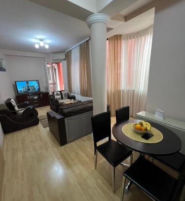 Paracin Apartment | Pet-Friendly Getaway: Apartman Jabuka - 10/10 Rating