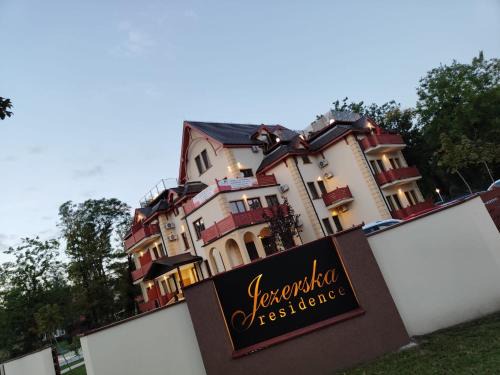 Palic Apartment | Top-Rated Family Retreat at Apartman Jezerska with Pool