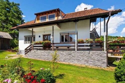 Netretic Apartment | Pet-Friendly Retreat at Apartman Jozefina - Rated 9.7/10