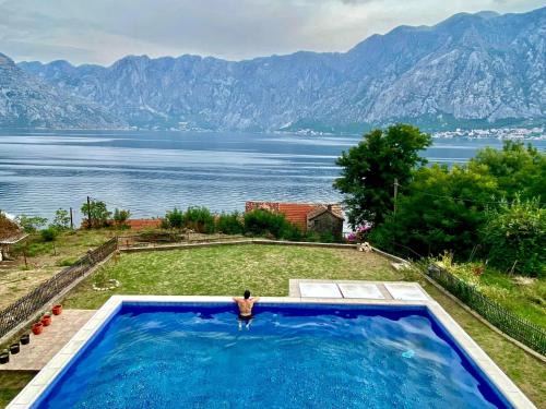 Prcanj Apartment | Oceanfront Retreat: Apartman KATI with Pet-Friendly Perks
