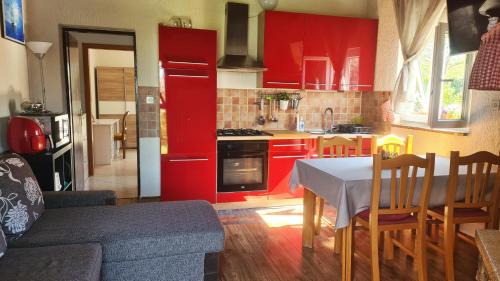 Stranici kod Nove Vasi Apartment | Pet-Friendly Comfort at Apartman Kos - Rated 9.5/10