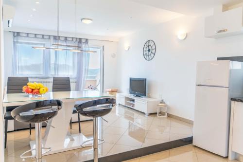 Sestanovac Apartment | Pet-Friendly Apartment Lara: Guest Rated 9.3/10