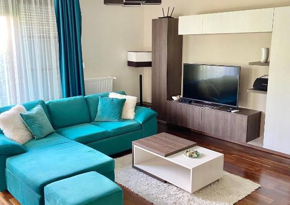 Zamardi Apartment | Relax at Apartman Lara: Oceanfront Retreat with Pool