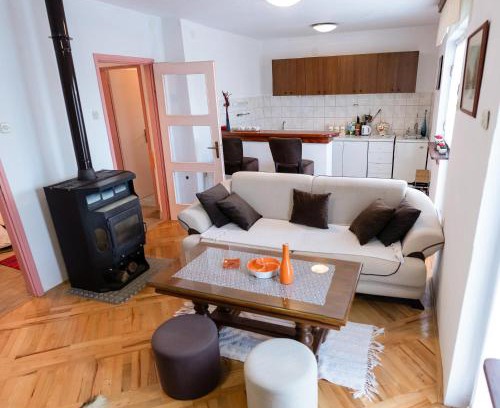 Gracac Apartment | Discover Apartman Lički san: Family-Friendly Getaway