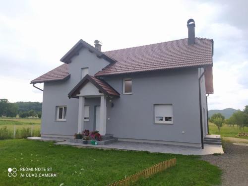 Perusic Apartment | Family-Friendly Stay at Apartman Marija - Guest Rated 9.8