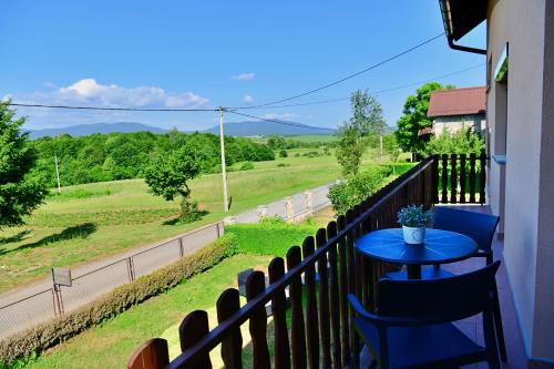 Lipovaca Dreznicka Apartment | Family-Friendly Getaway at Apartman Mate - Rated 9.2/10