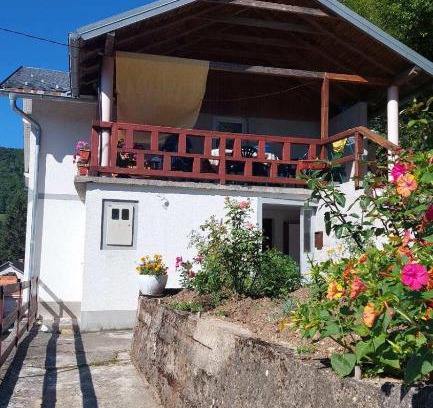Kulen Vakuf Apartment | Family-Friendly Stay at Apartman Mely - Rated 9.5/10