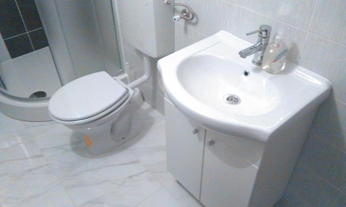 Municipality of Gracac Apartment | Pet-Friendly Retreat at Apartman Mislav with Kitchen Access