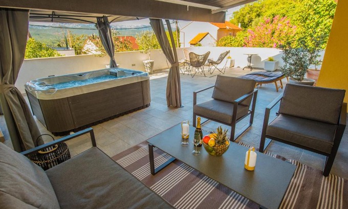 Imotski Apartment | Discover Apartman Nina: 4-Star Stay with Pool & Hot Tub