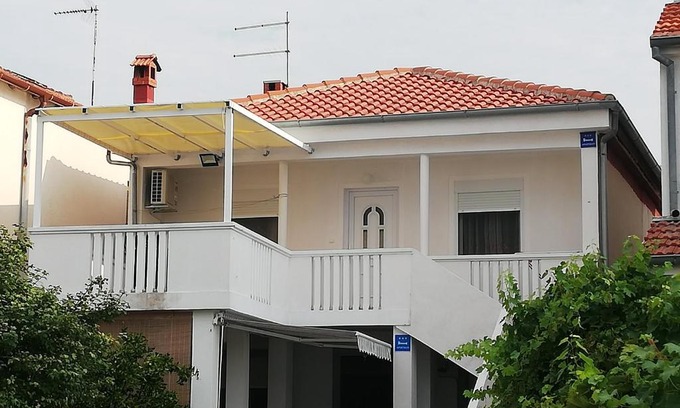 Turanj Apartment | Guest Rated 9.9: Oceanfront Apartman Nina Awaits You