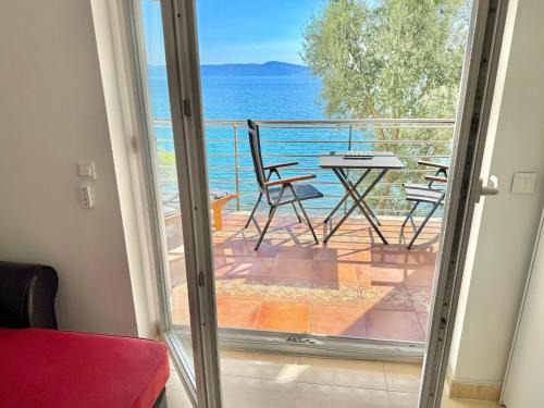 Selce Apartment | Pet Friendly Apartman Nina Selce: Oceanfront Retreat with Pool