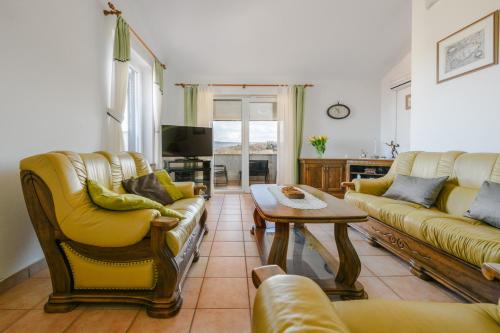 Rakalj Apartment | Top-Rated Family-Friendly Stay at Apartman Noli