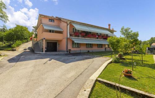 Mucici Apartment | Family-Friendly Stay at Apartman Nora with Great Amenities