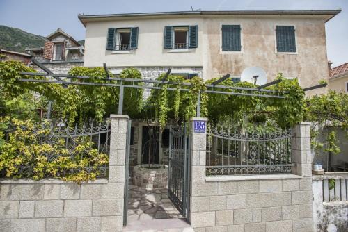 Kamenari Apartment | Cozy Apartman Old Pier: Your Ideal Getaway Awaits