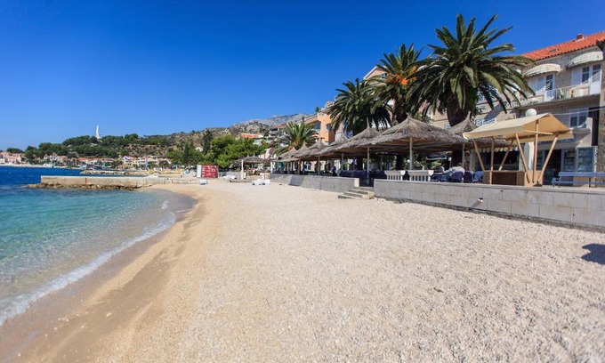 Podgora Apartment | Oceanfront Haven: Apartman Orange with Spectacular Views