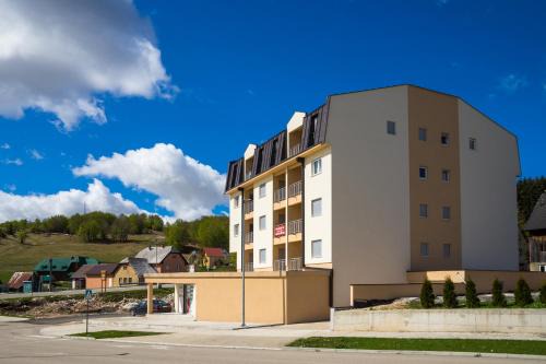 Zabljak Apartment | Exceptional Stay at Apartman Orion - Rated 9.9/10!