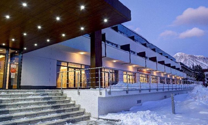 Strbske Pleso Apartment | Relax at Apartman Panorama 805: Pet-Friendly & Spa Retreat